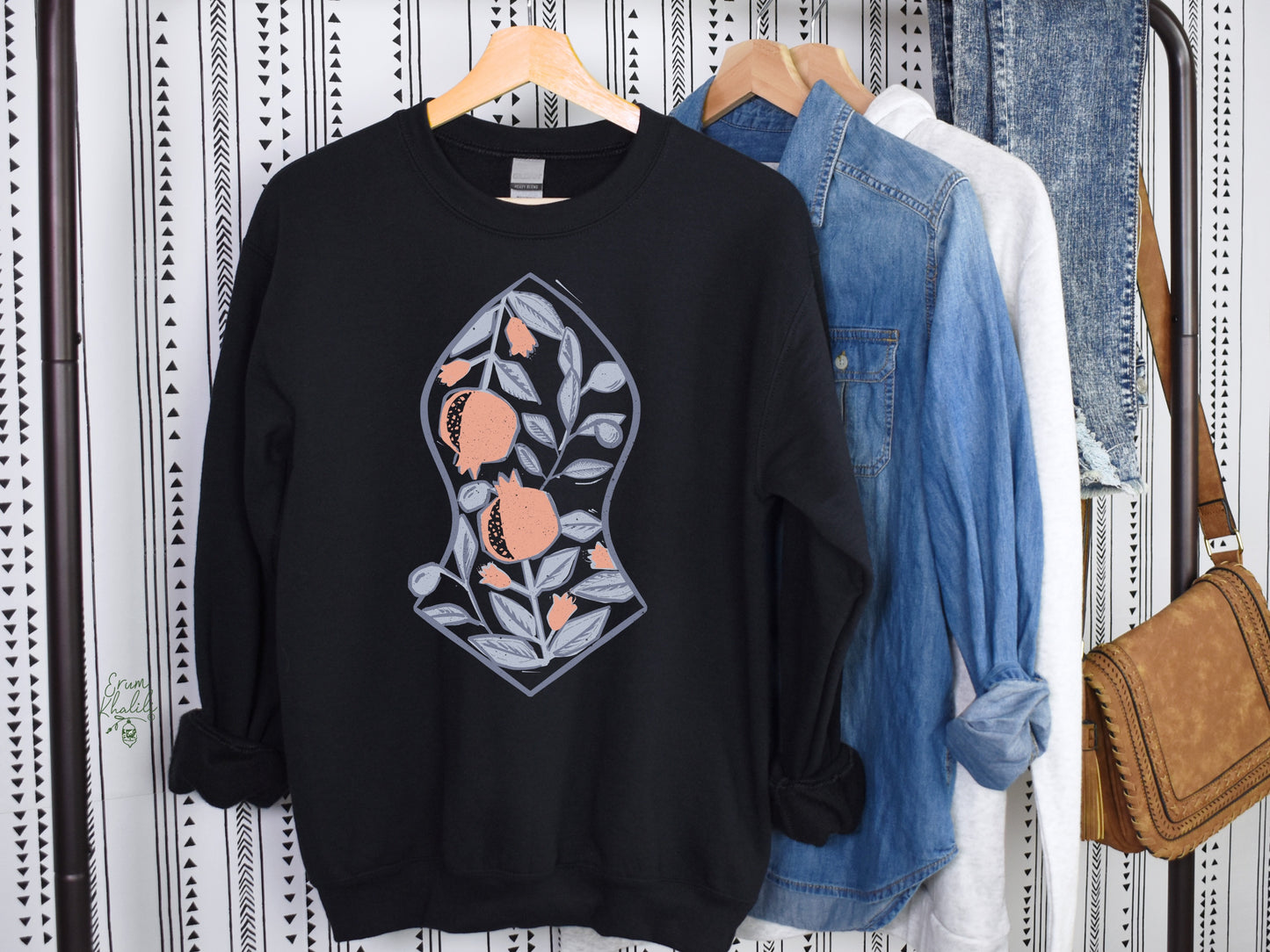 Pom and Olive Sandala - Crewneck Sweatshirt in Black