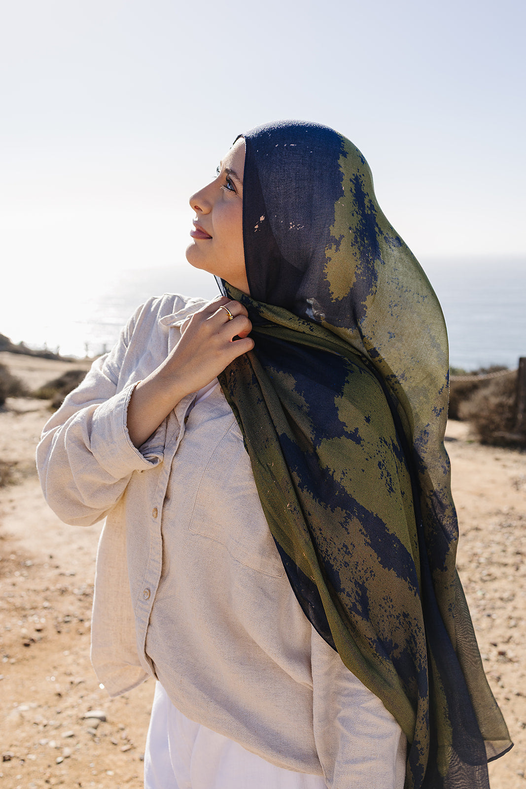 Bamboo Woven Printed Hijab - Midnight Meadow