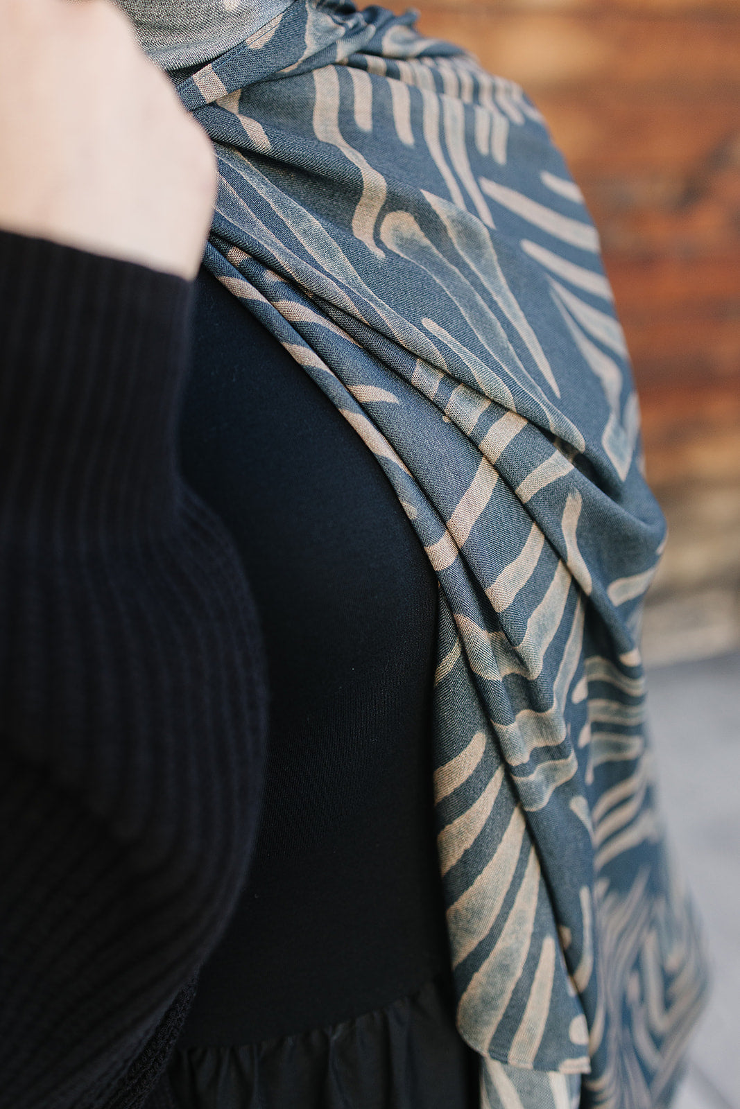 Bamboo Woven Printed Hijab - Abstract Lines