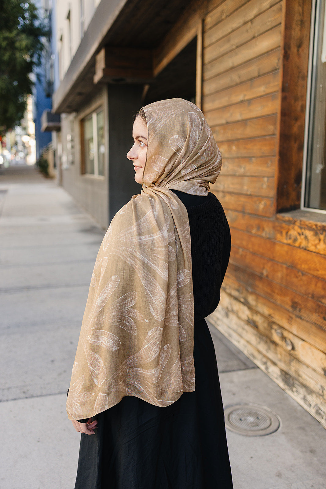 Bamboo Woven Printed Hijab - Pacific Palms Camel