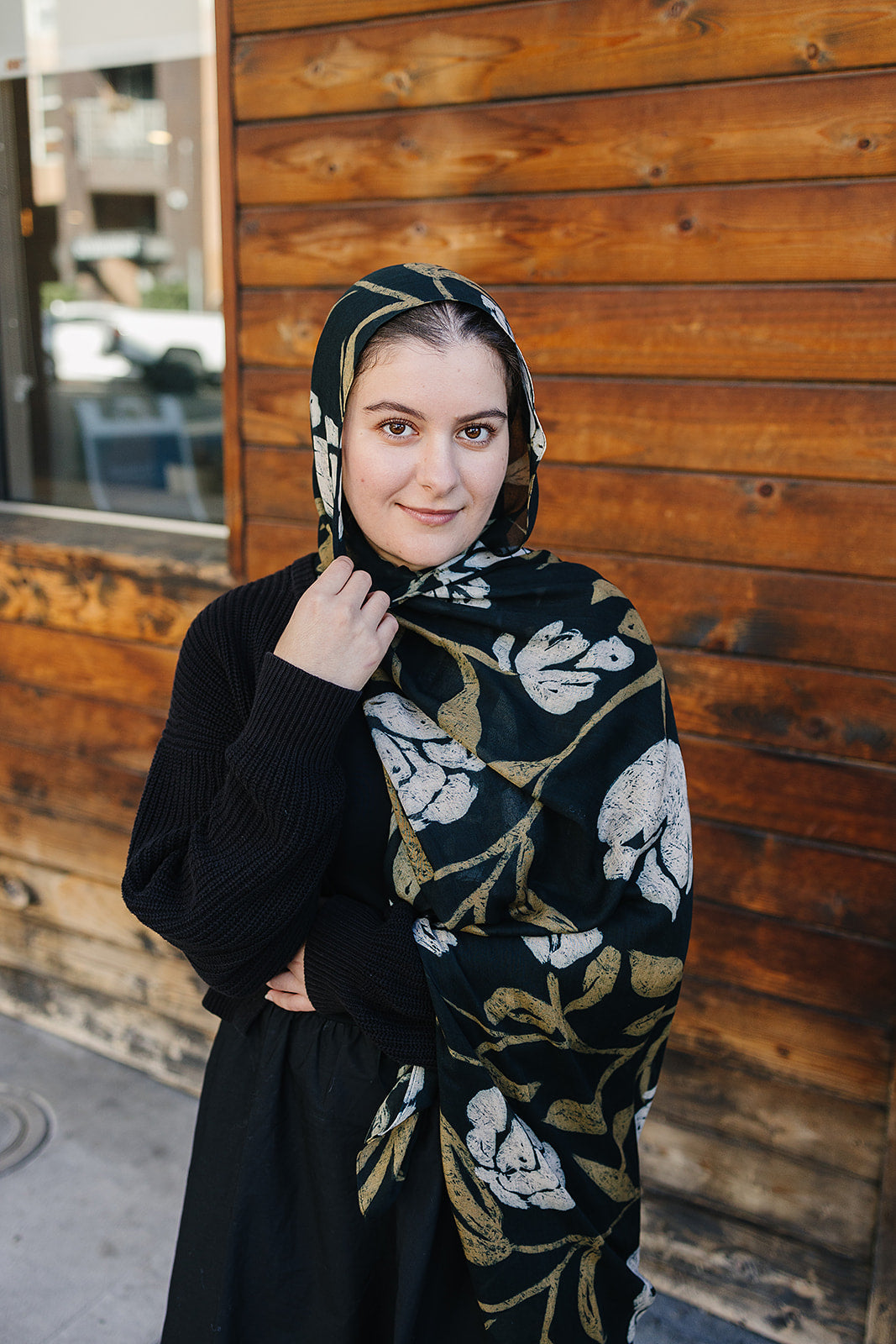 Bamboo Woven Printed Hijab - Garden Florals Black