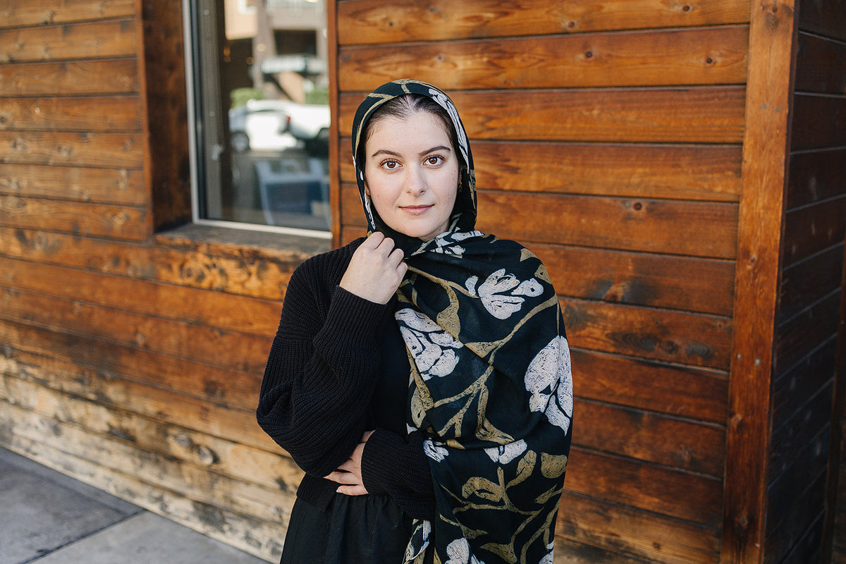 Bamboo Woven Printed Hijab - Garden Florals Black