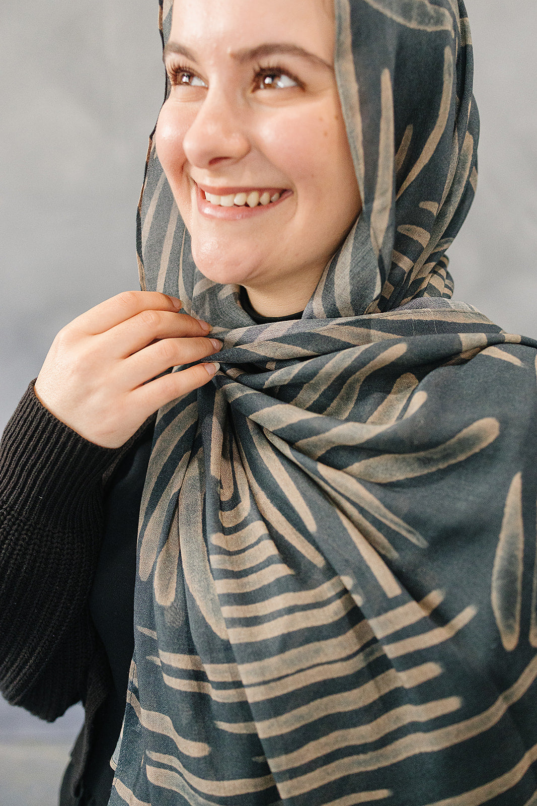 Bamboo Woven Printed Hijab - Abstract Lines