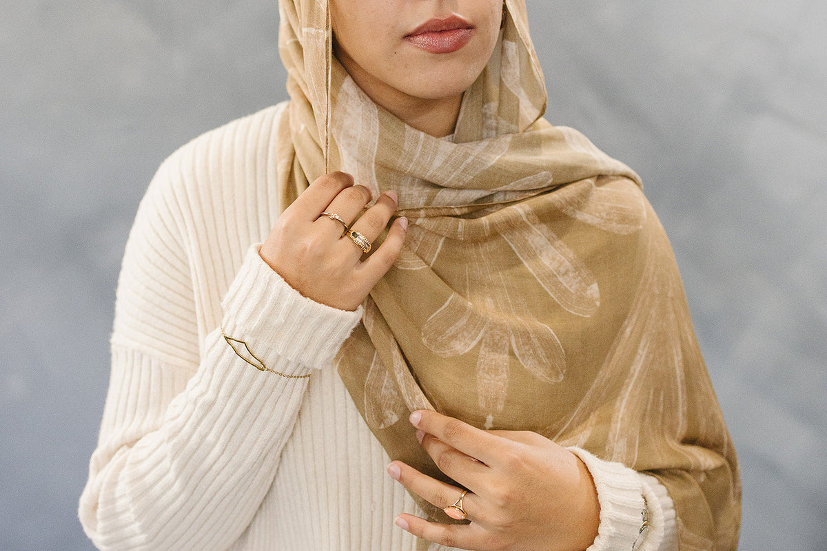 Bamboo Woven Printed Hijab - Pacific Palms Camel