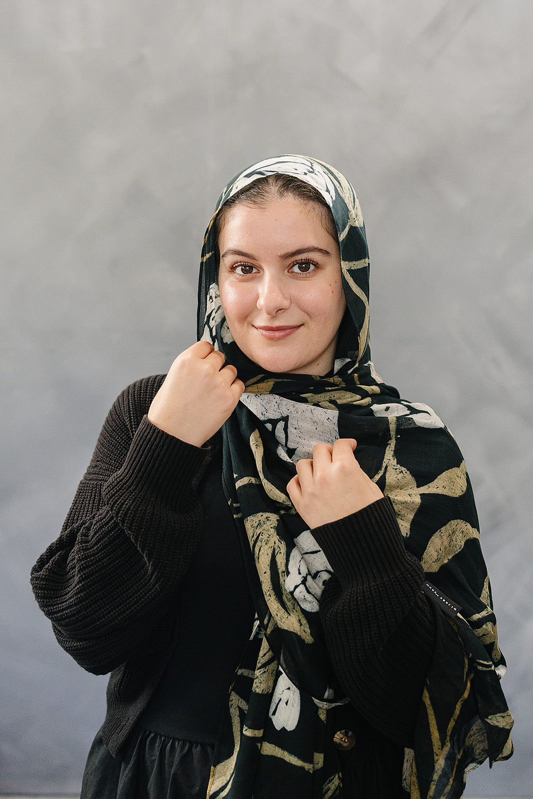 Bamboo Woven Printed Hijab - Garden Florals Black