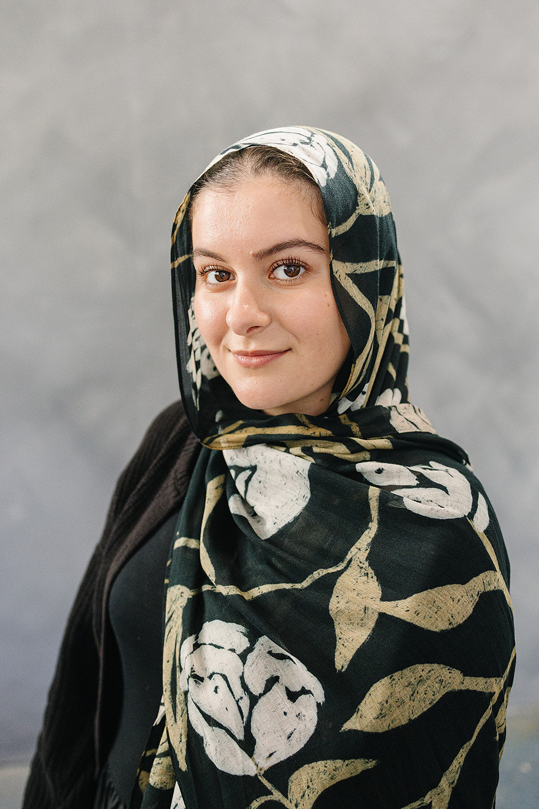 Bamboo Woven Printed Hijab - Garden Florals Black
