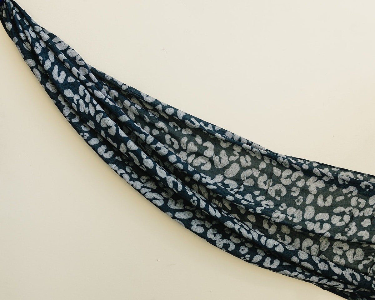 Bamboo Woven Printed Hijab - Leopard Charcoal